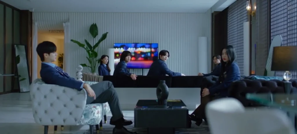 Bitch x Rich Season 2 Episode 2 Hindi Recap 5 Bitch x Rich Season 2 Episode 2 Hindi Recap
