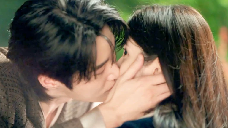 Perfect Crown Episode 3 Recap: A Royal Kiss and a Scandalous Midnight Escape!